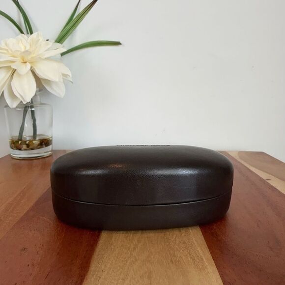 Michael kors sunglasses case - Picture 2 of 4